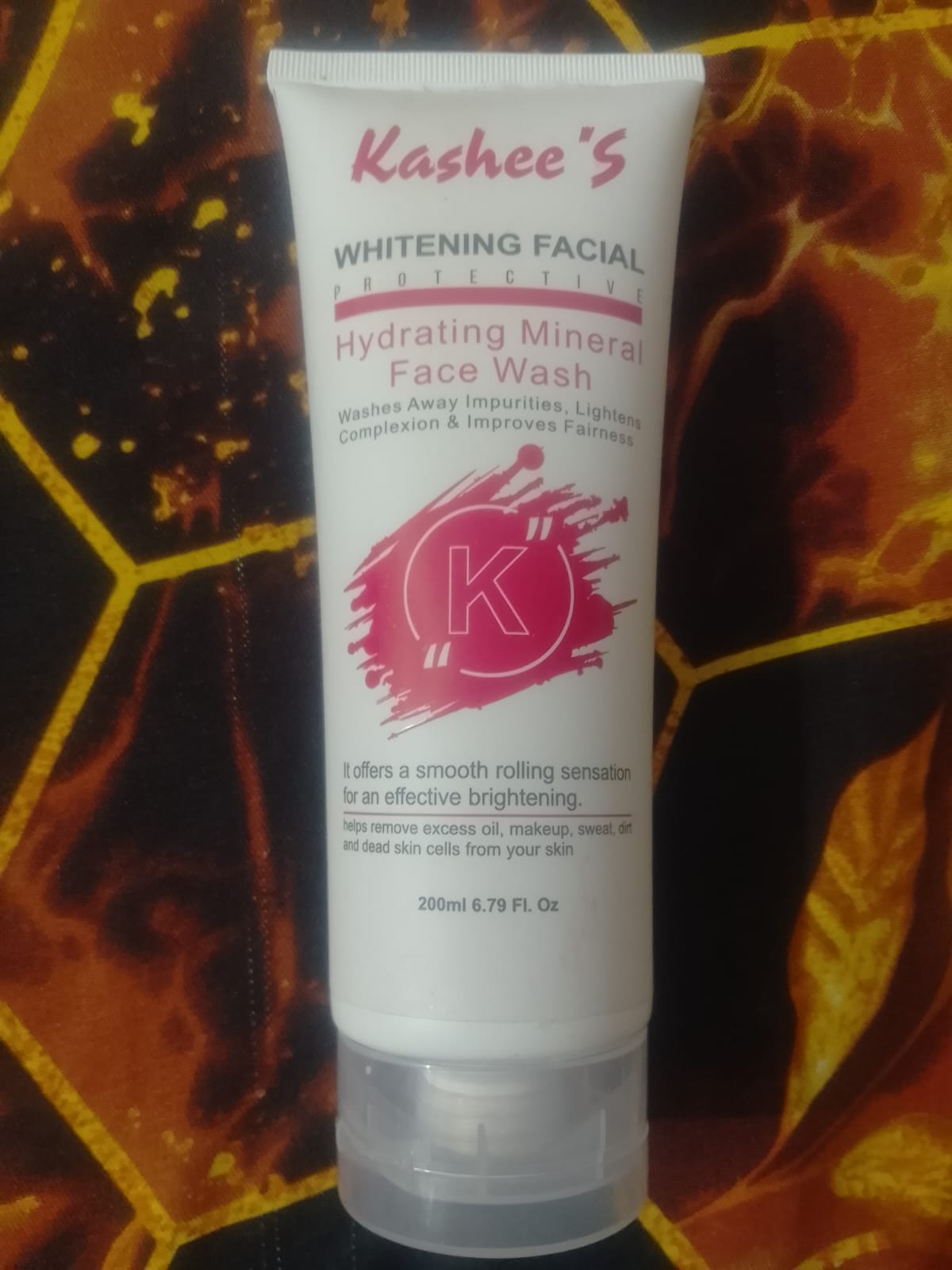 Kashee's Hydrating Mineral Face Wash – Whitening & Brightening Formula - 200ml - Massage Cream