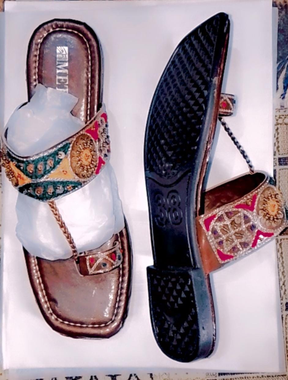 Kolhapuri Slipper Design No. 25-76 – Classic Beige Traditional Footwear (With Box ) - 7